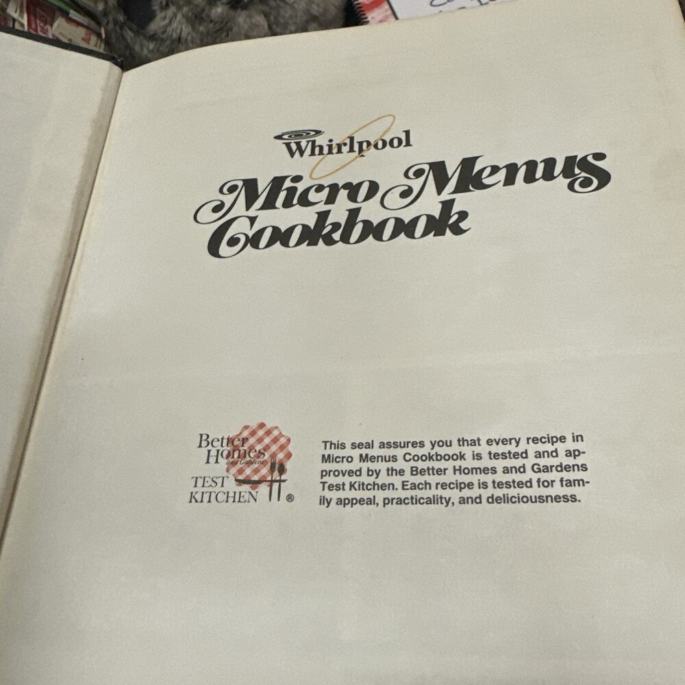 1986 Whirlpool Micro Menus Recipe Cookbook‎ Color Padded Hardcover - Picture 3 of 7